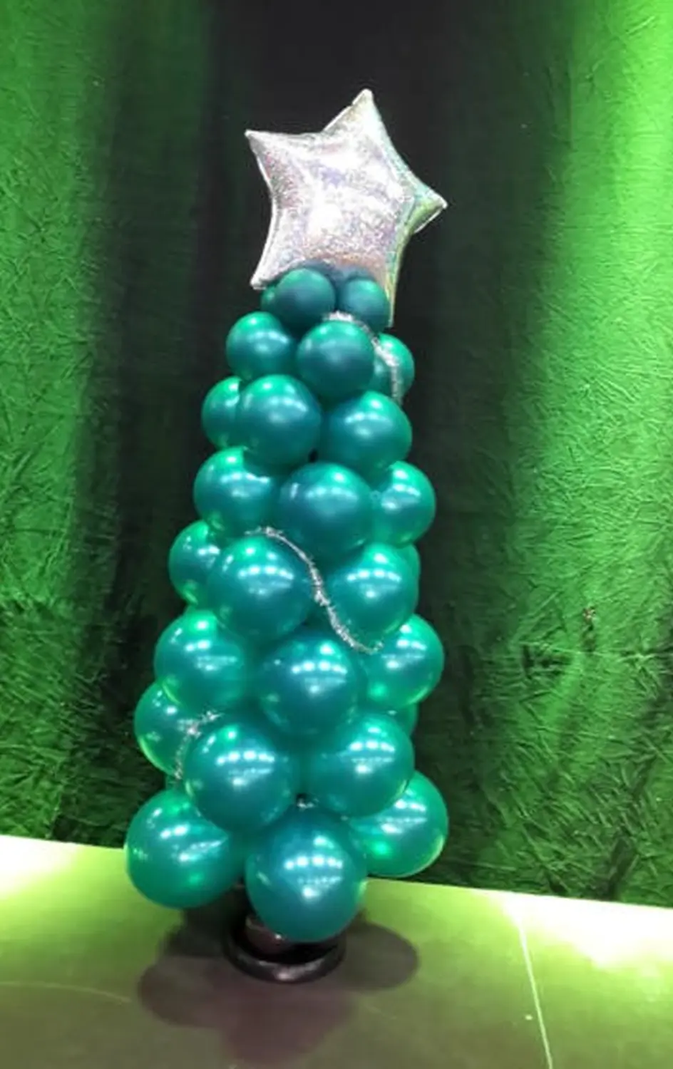 Ballon Moments - Dekoration - Türkiser Ballonbaum mit Stern-Spitze
