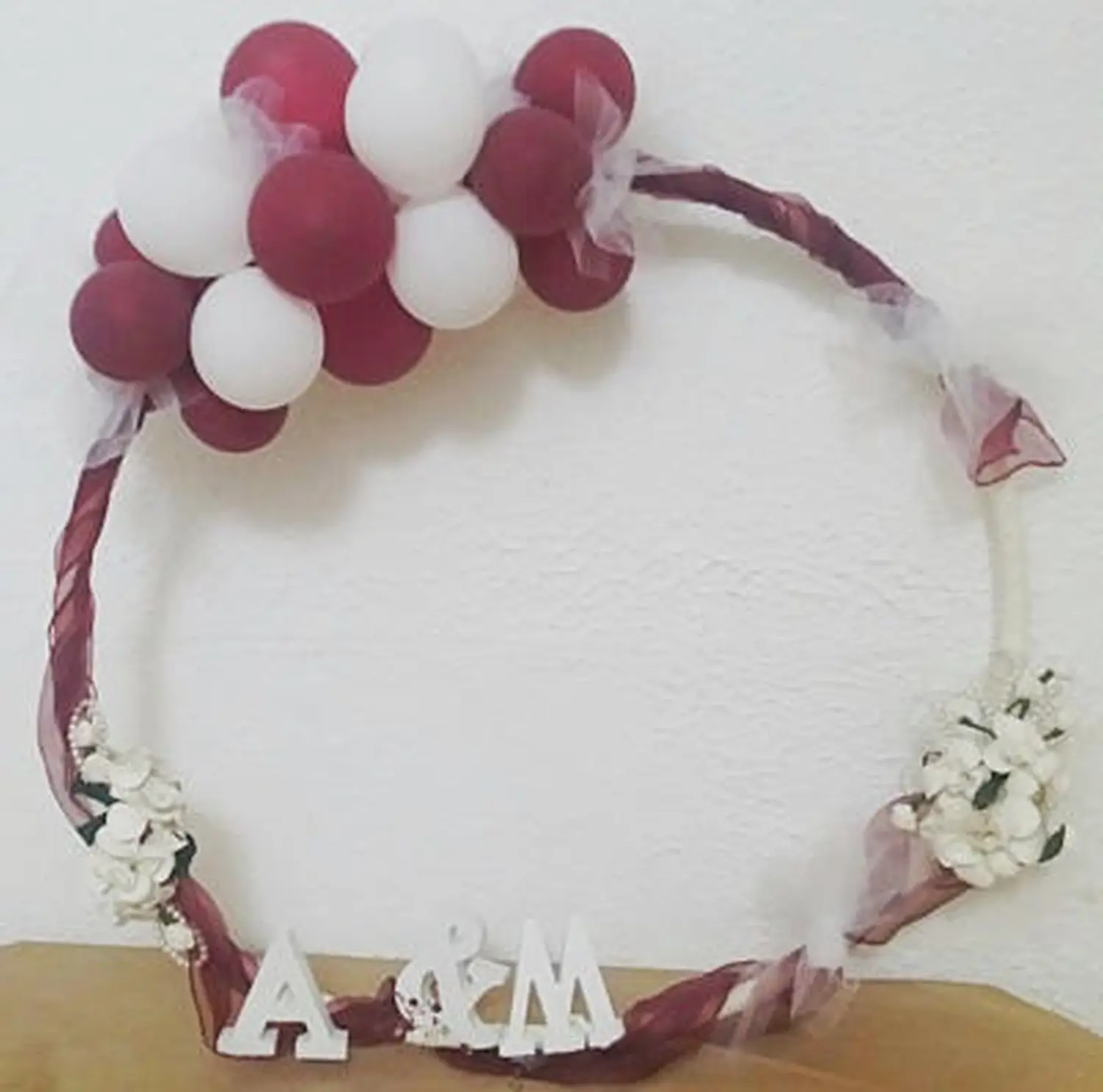 Ballon Moments - Dekoration - Weinroter Ballonkranz mit Buchstaben „A & M"