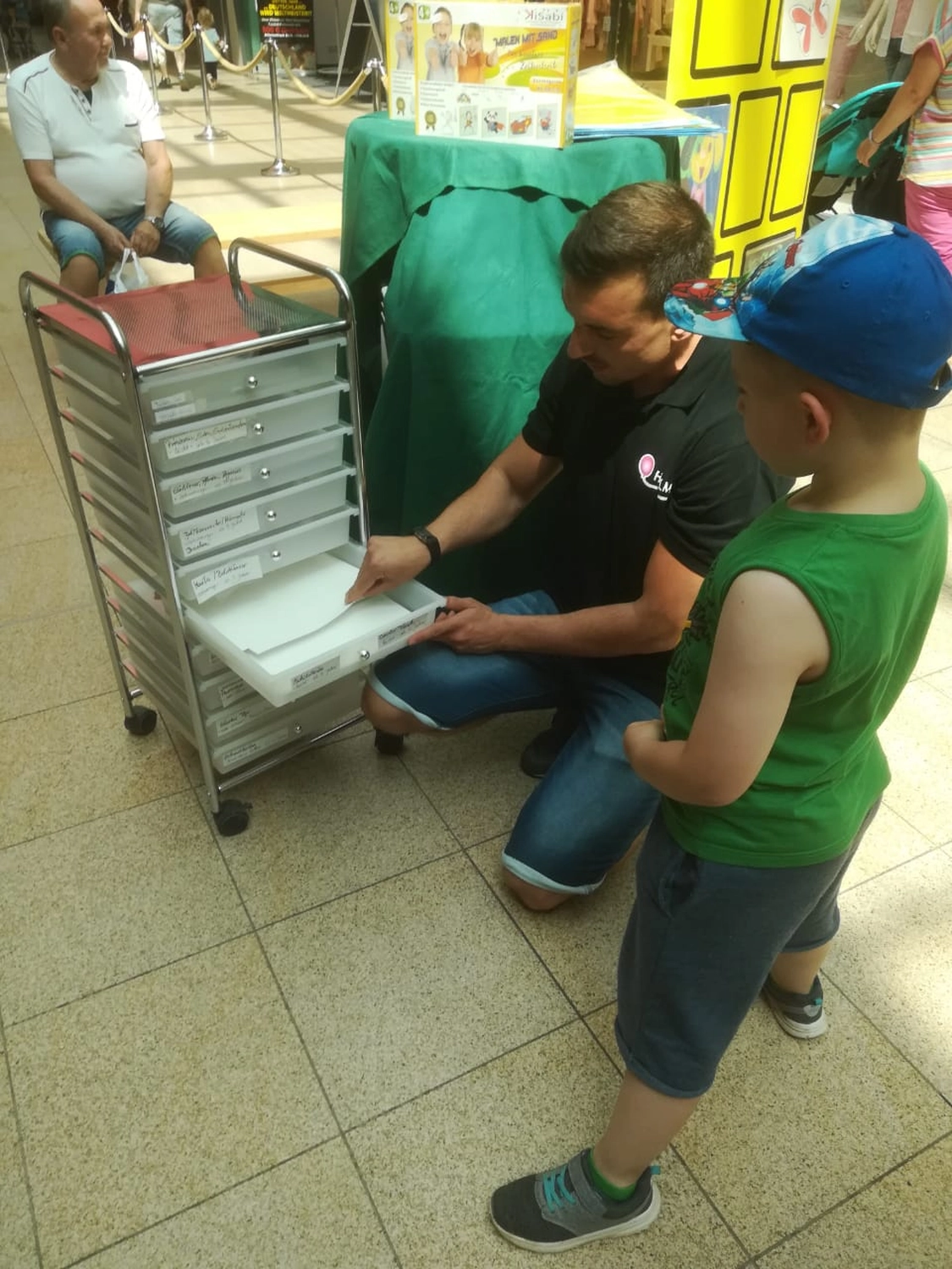 Moments Veranstaltungsagentur -Wagen mit Sandpainting-Vorlagen