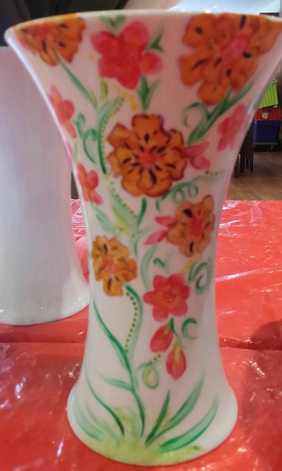 Moments Veranstaltungsagentur - Vase mit Blumenmuster im Detail
